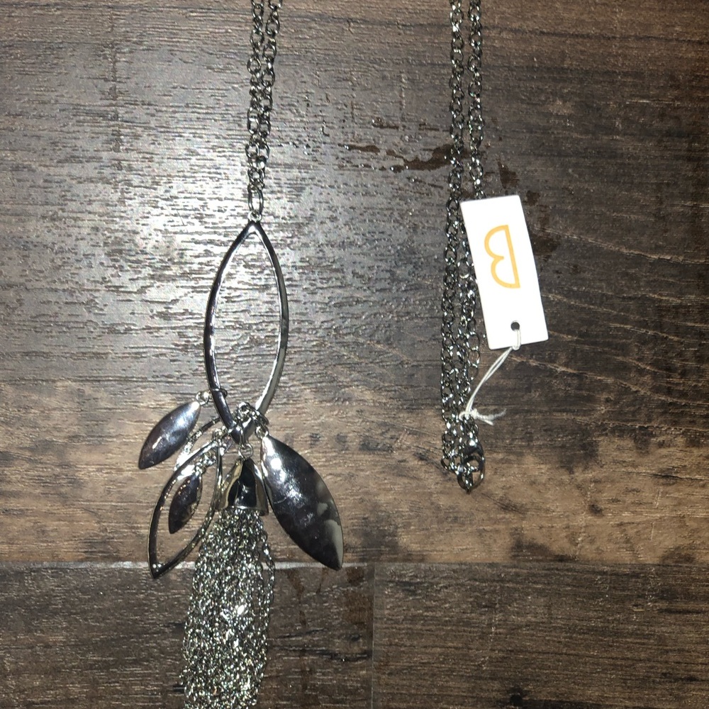 Necklace - Picture 3 of 6